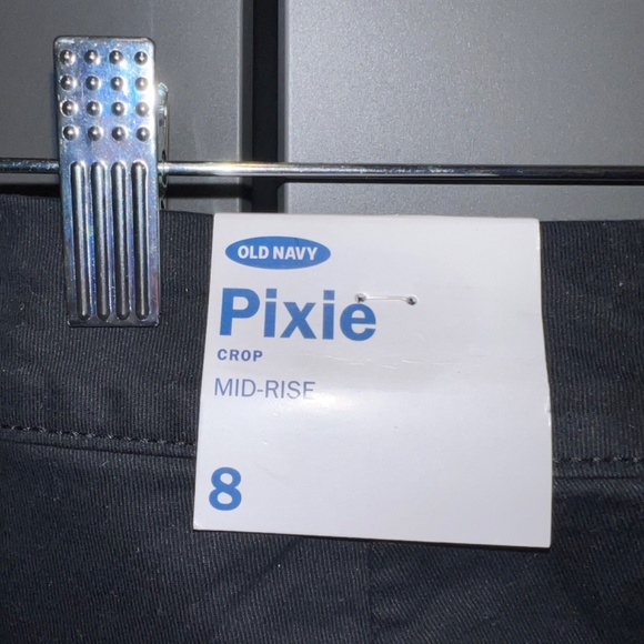 Old Navy Pixie Crop Mid-Ride Pants - Picture 2 of 3